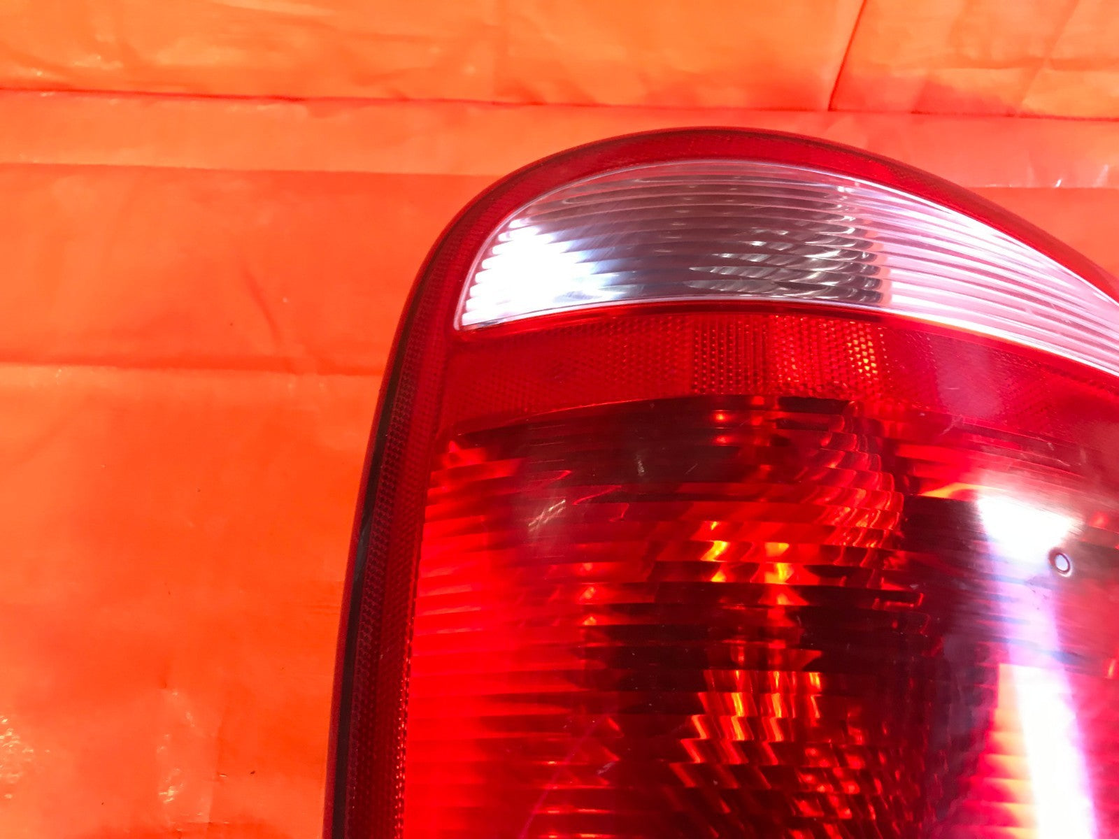 OEM 2002 02 DODGE CARAVAN PASSENGER RIGHT TAIL LIGHT LAMP R RH3