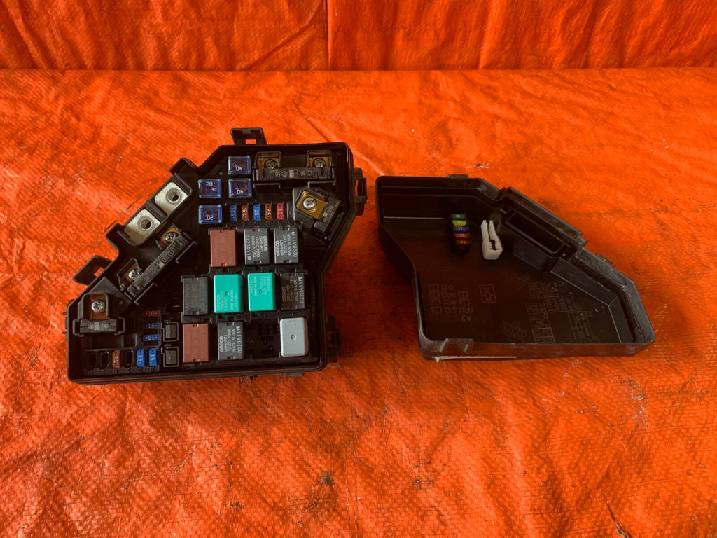 OEM 2010 10 HONDA CIVIC SI 2D   EXTERIOR ENGINE BAY FUSE BOX   WITH PIG TAILS0