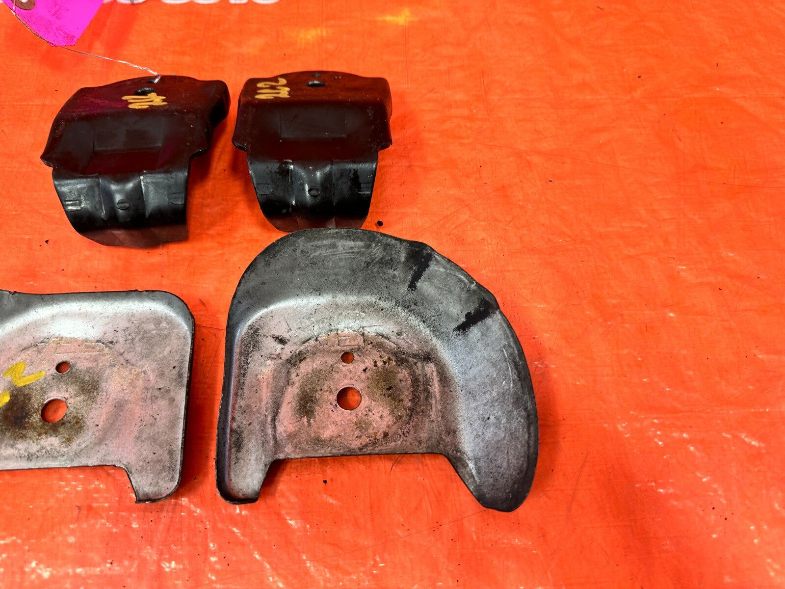 03 09 NISSAN 350Z   LEFT AND RIGHT ENGINE MOUNT MOUNTING STAY BRACKETS OEM 26210