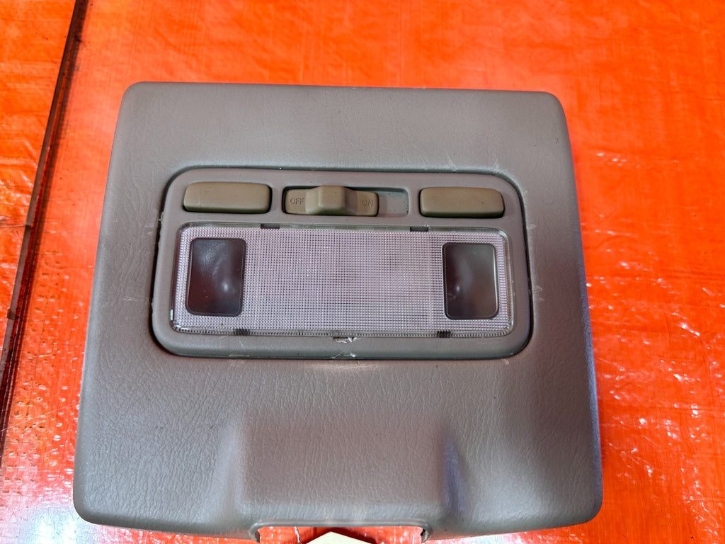 97 01 HONDA PRELUDE   FRONT   DOME MAP READING LIGHT LAMP   TAN COLOR   OEM 3232