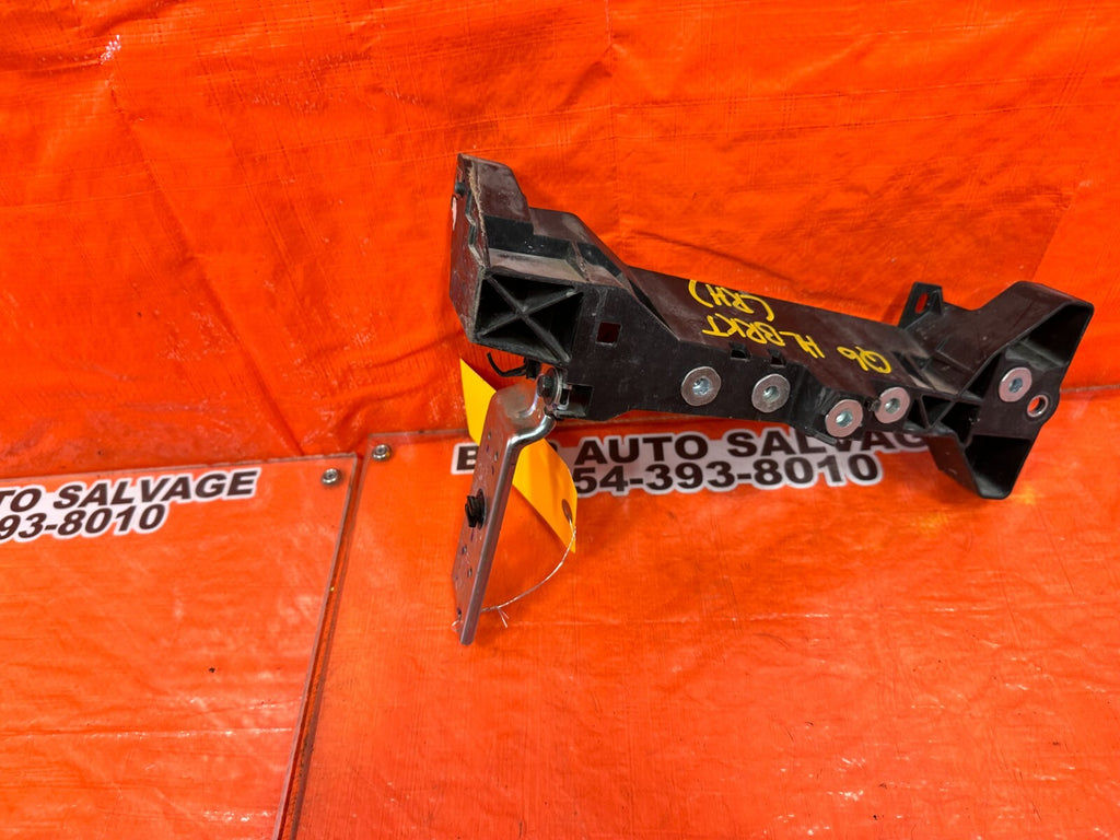 17 20 INFINITI Q60   PASSENGER RIGHT RADIATOR SUPPORT BRACKET   OEM FACTORY #Q67
