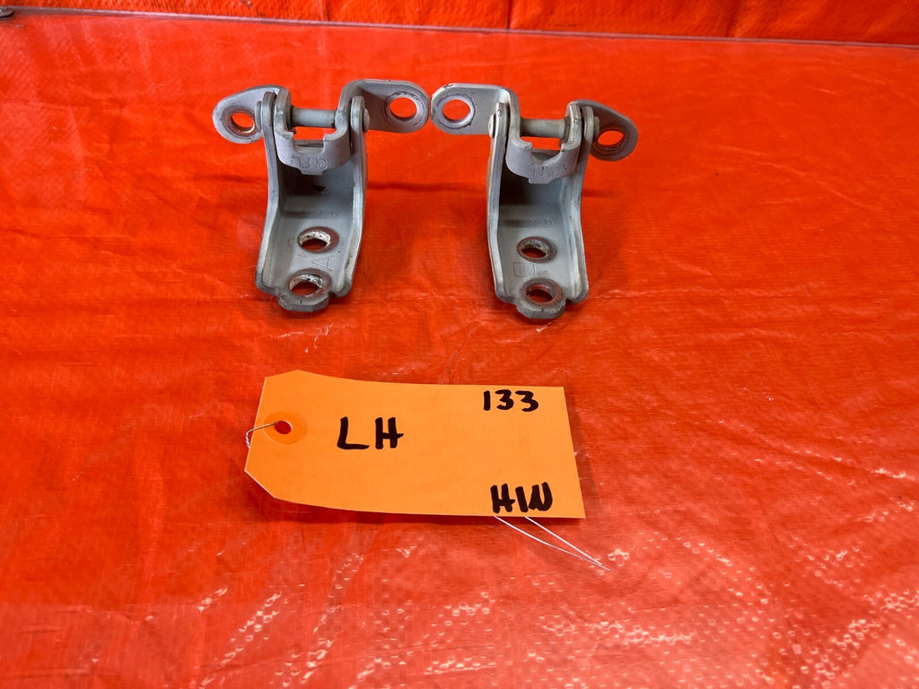 02 06 ACURA RSX   DRIVER LEFT FRONT DOOR HINGE SET UPPER LOWER   OEM #1330