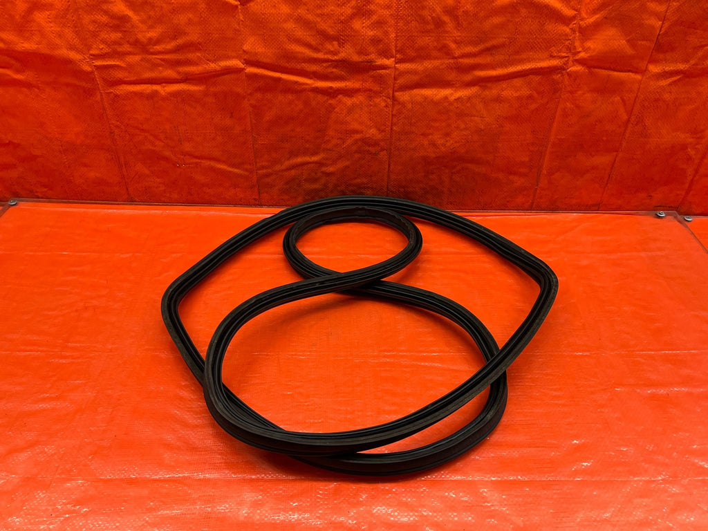 02 05 HONDA CIVIC SI EP3 HATCH TAILGATE TRUNK HATCH LATCH WEATHER TRIM STRIP 2309