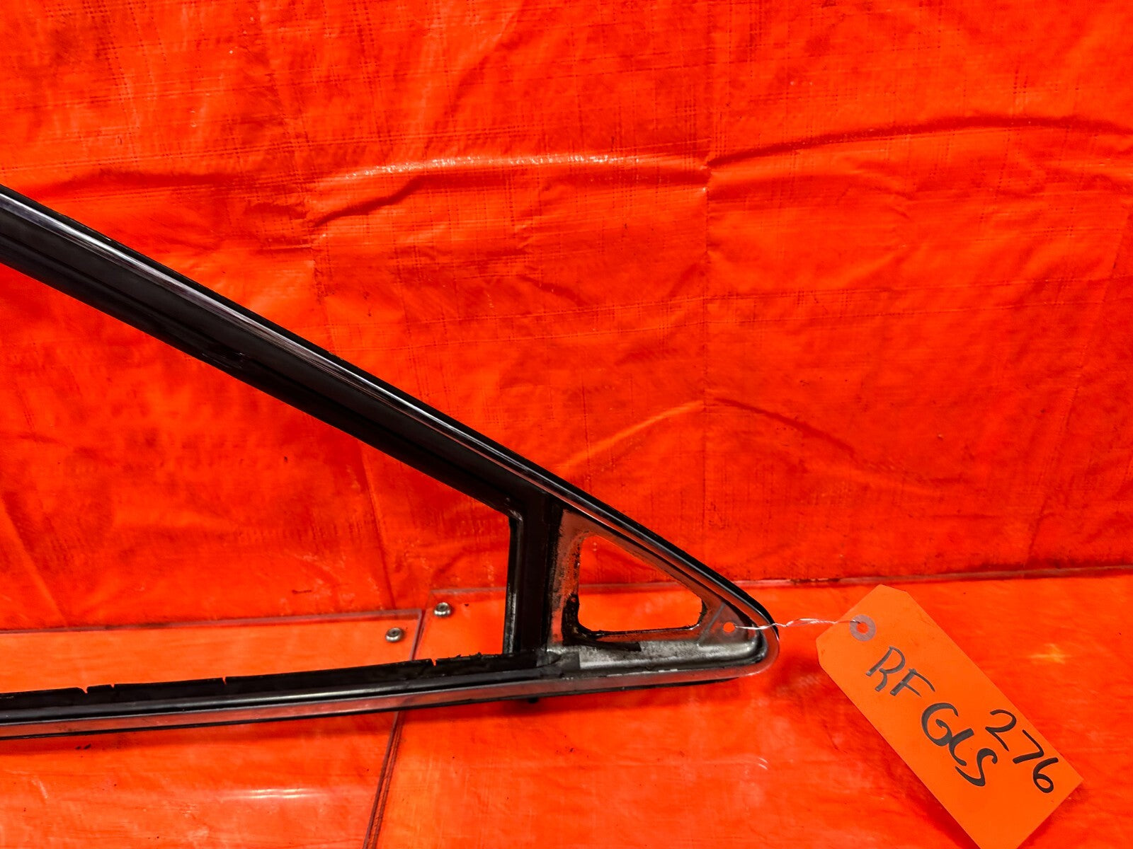 92 00 LEXUS SC300   PASSENGER RIGHT EXTERIOR WINDOW GLASS TRIM   OEM #2765