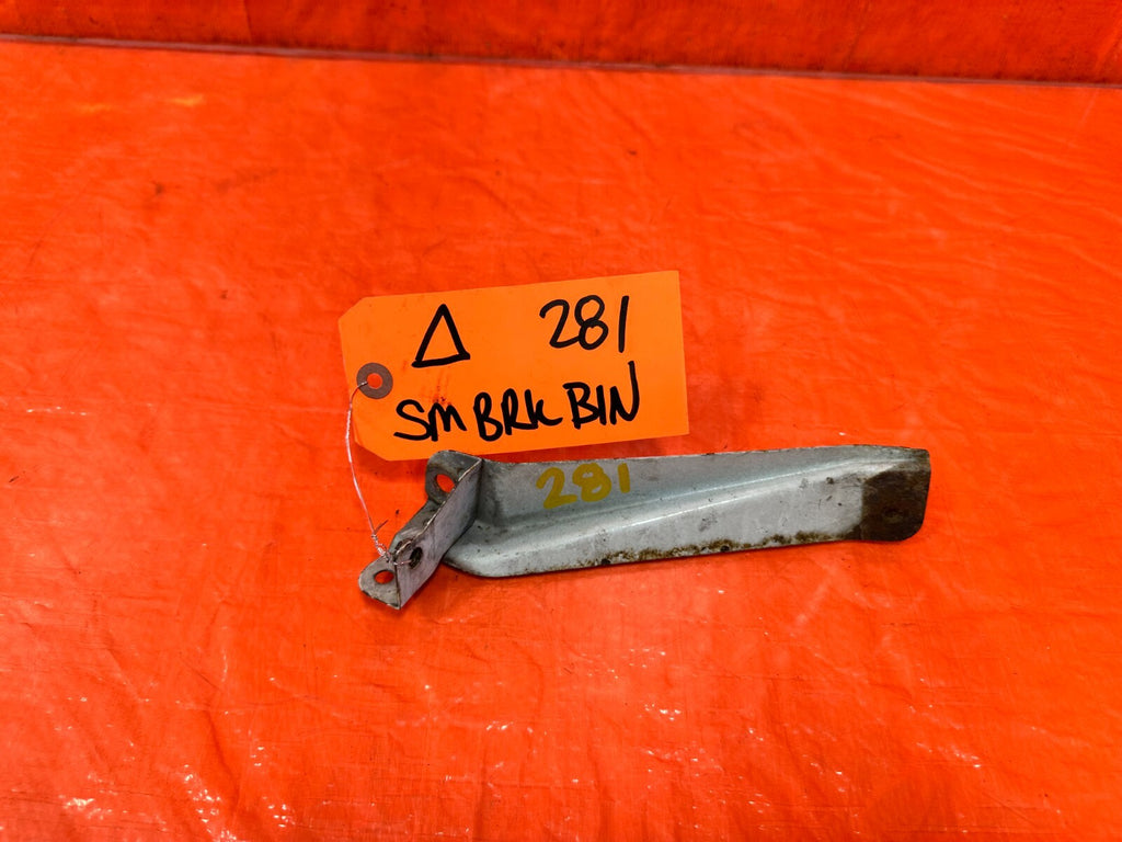 94 01 ACURA INTEGRA   FENDER MOUNTING BRACKET SUPPORT BRACE DRIVER LEFT OEM #2814