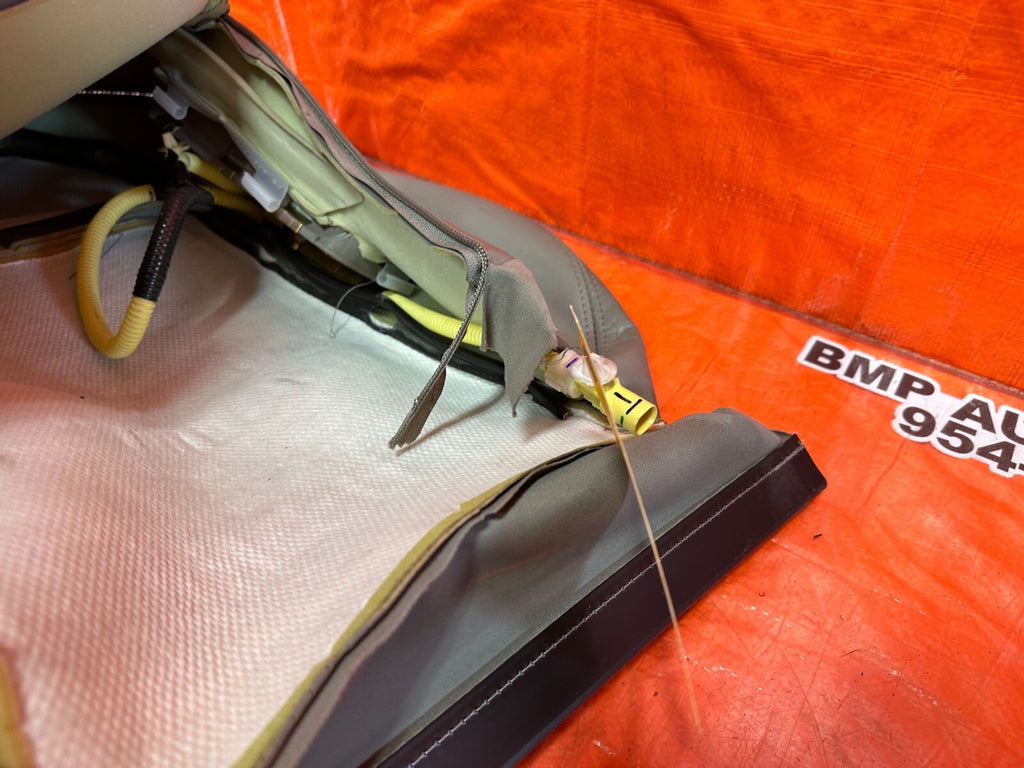 02 04 ACURA RSX   GRAY   RIGHT FRONT UPPER SEAT SKIN LEATHER COVER OEM 25414