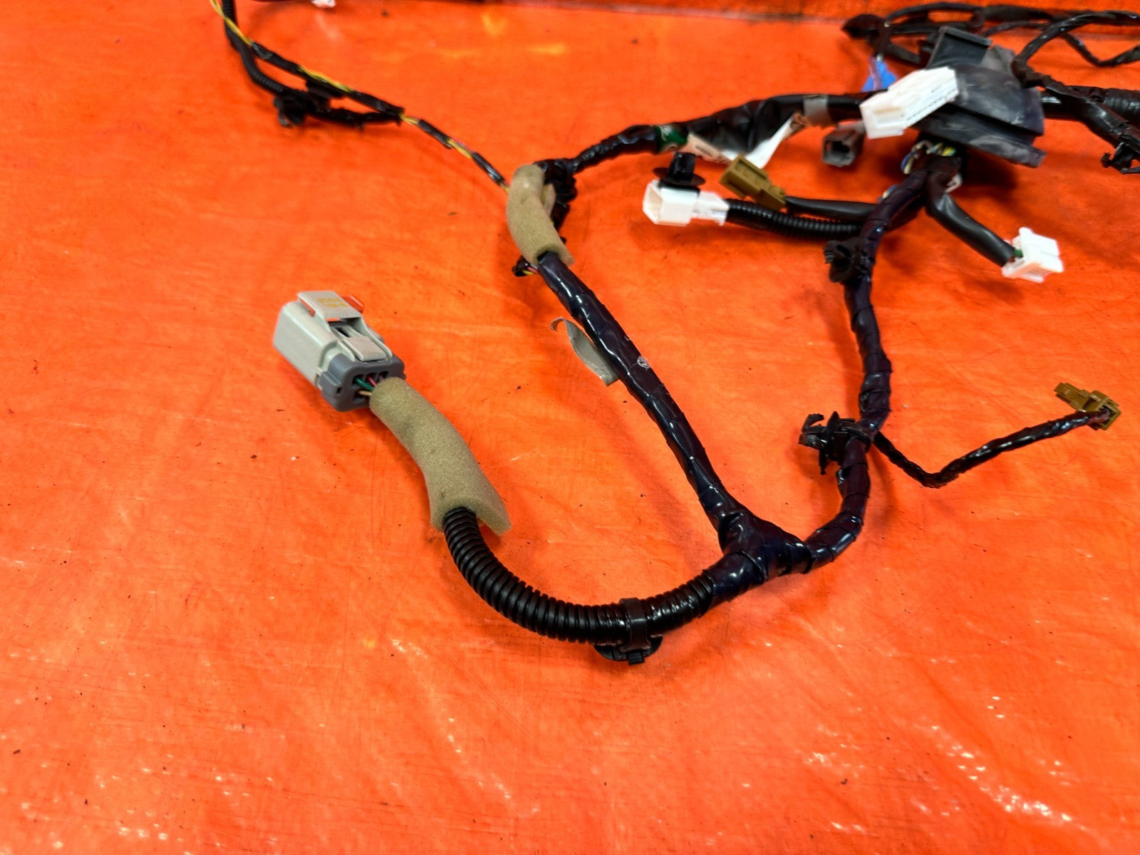 09 13 INFINITI G37 CONVERTIBLE   PASSENGER RIGHT DOOR HARNESS WIRE LOOM OEM 3104