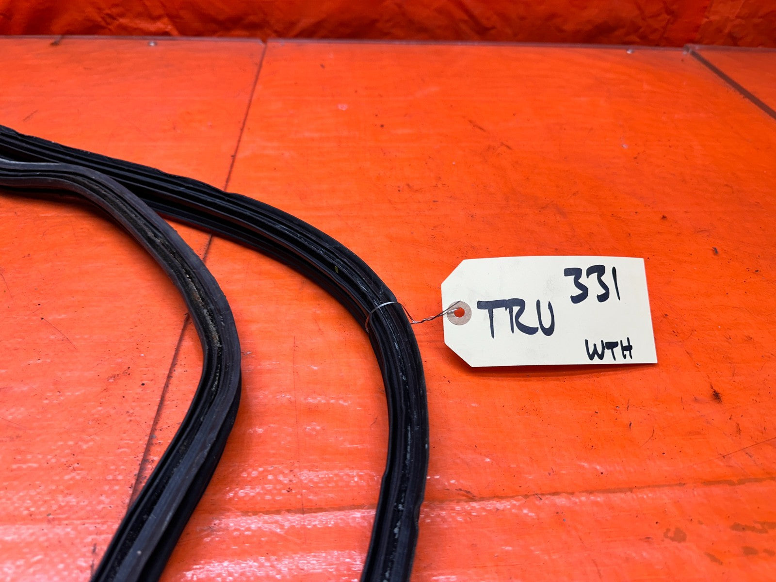 94 01 ACURA INTEGRA 2D REAR HATCH TRUNK WEATHERSTRIP SEAL OEM #3316