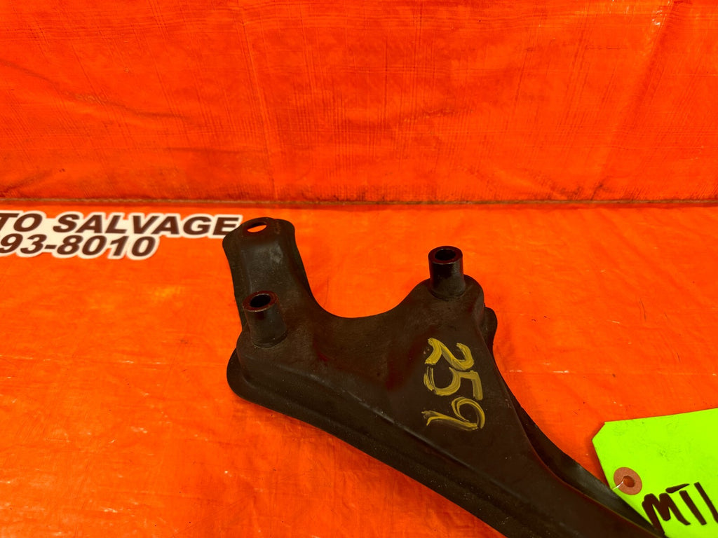 97 01 HONDA PRELUDE   LEFT   FRONT SUB FRAME STEERING RACK BRACKET STIFFENER 2596