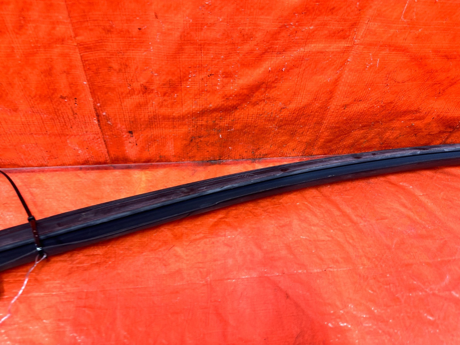 10 16 HYUNDAI GENESIS COUPE   RIGHT DOOR UPPER WEATHER STRIP SEAL OEM #2999