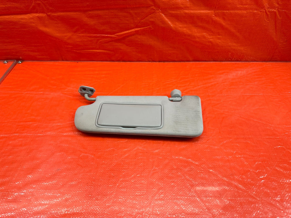 17 20 INFINITI Q50 / 17 20 Q60   SUNROOF MODEL   SUN VISOR   DRIVER LEFT OEM 1858
