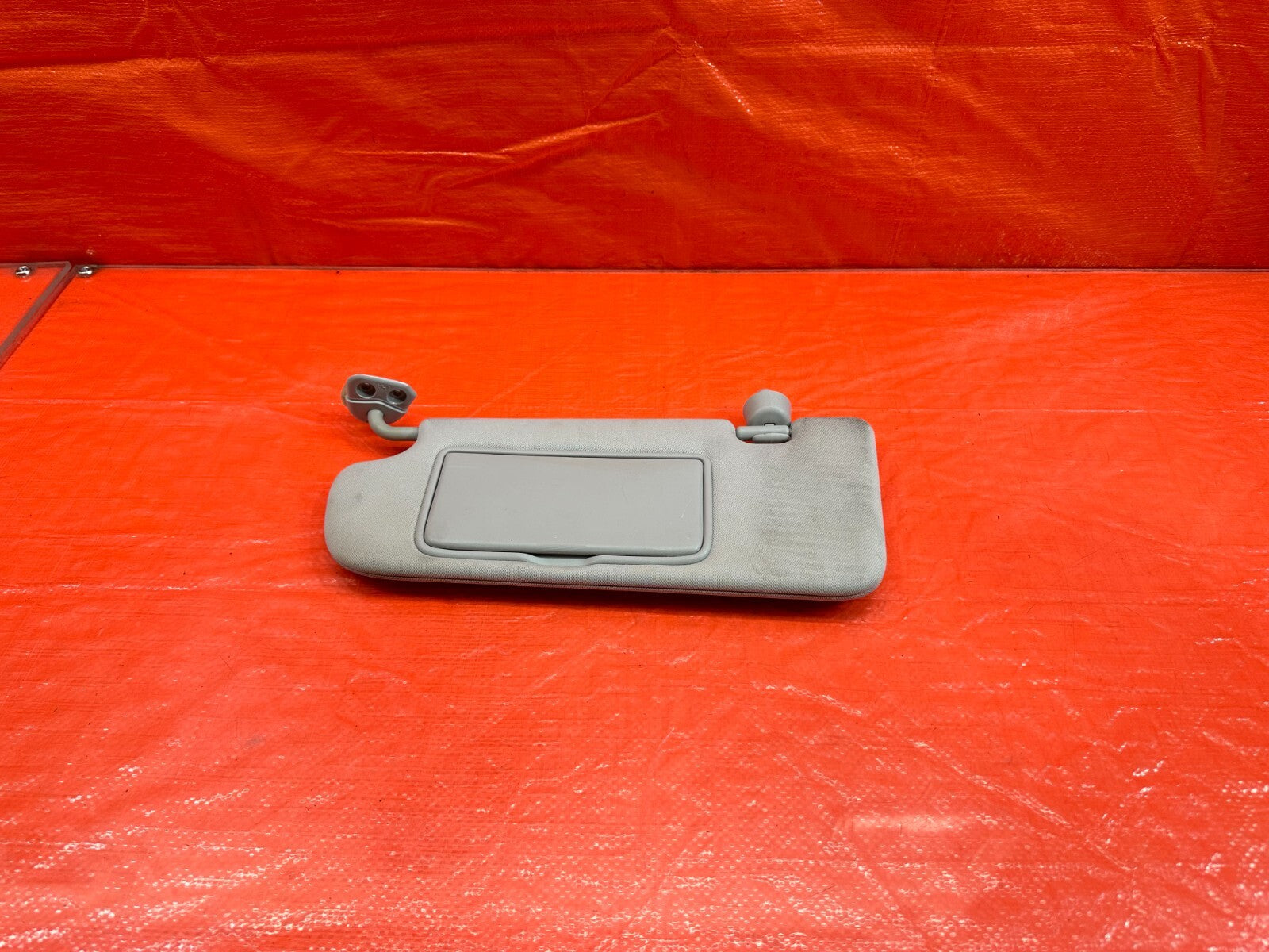 17 20 INFINITI Q50 / 17 20 Q60   SUNROOF MODEL   SUN VISOR   DRIVER LEFT OEM 1858