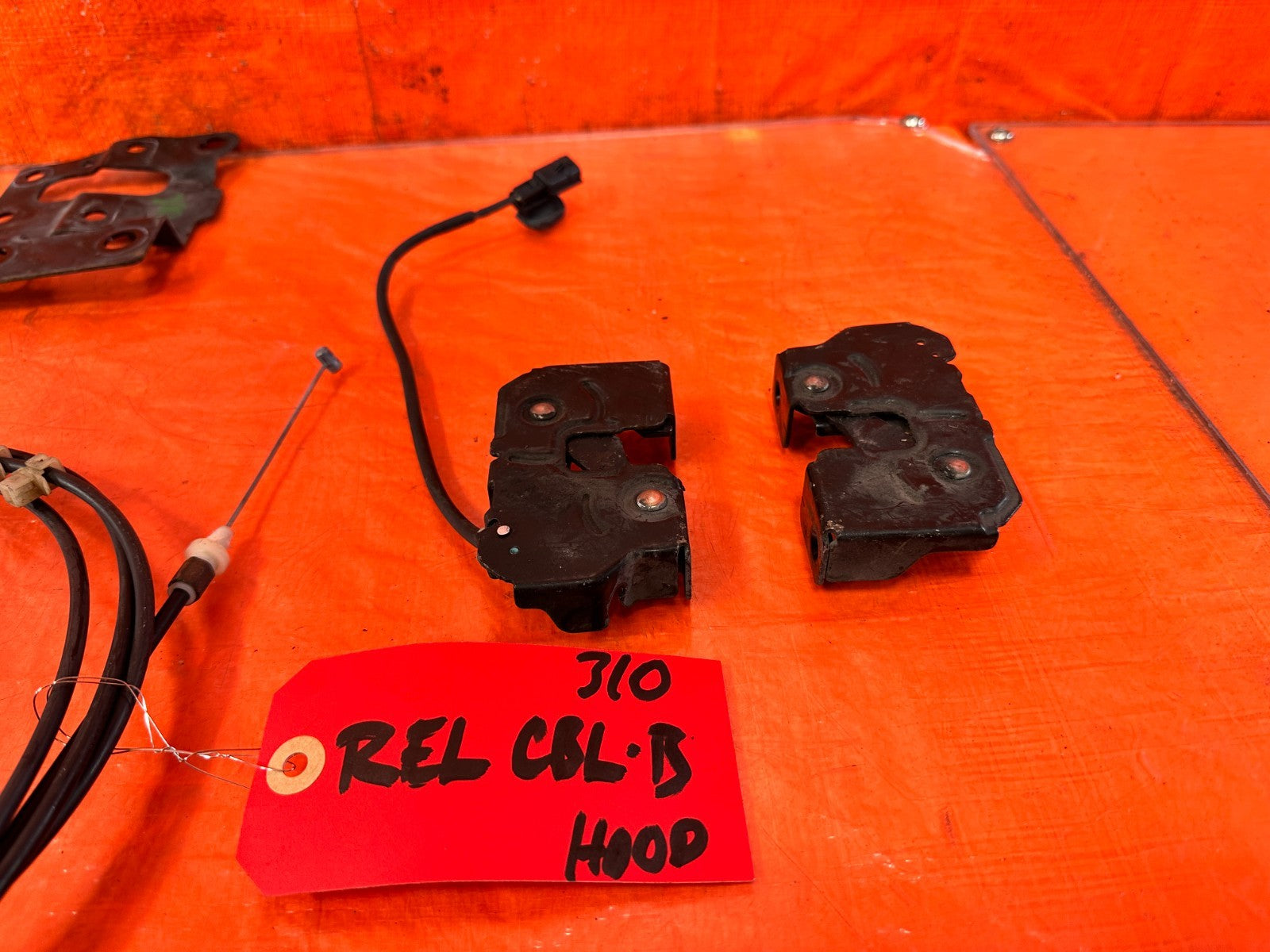 08 15 INFINITI G37 & Q60 COUPE   HOOD LATCH W/ REKEASE CABLE & BRACKETS OEM #3101
