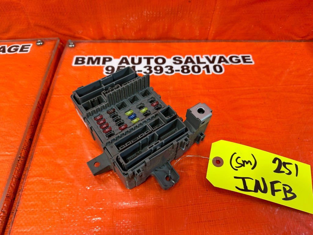 08 10 HONDA ACCORD SEDAN EX   PASSENGER RIGHT INTERIOR CABIN FUSE BOX UNDER DASH0