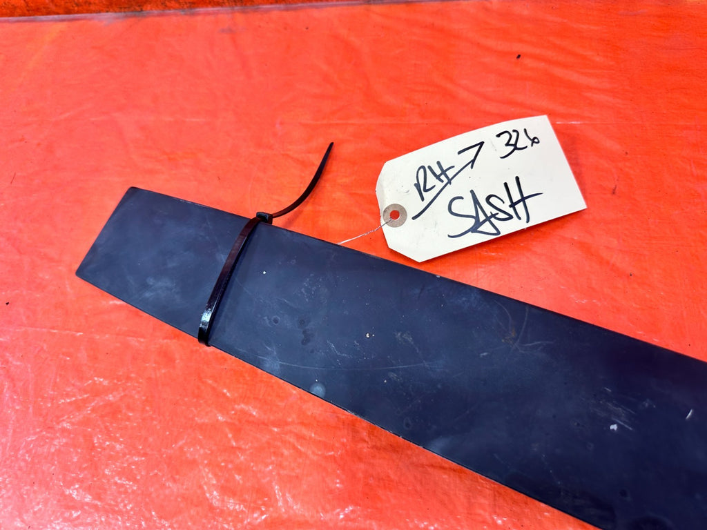 90 91 HONDA CIVIC HATCHBACK PASSENGER RIGHT FRONT DOOR SASH TRIM MOLDING OEM 3273