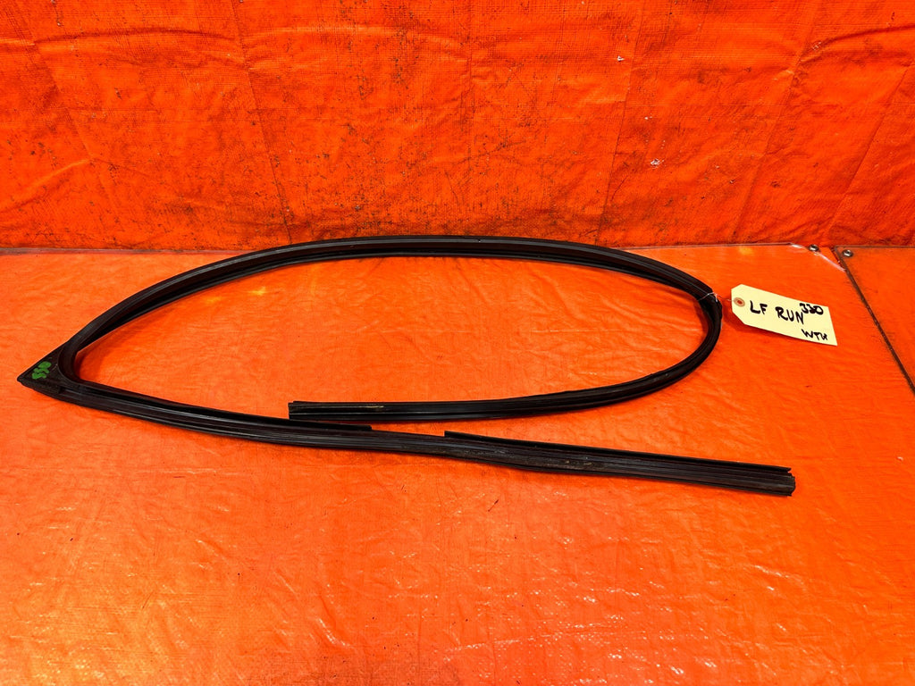 04 08 ACURA TSX LEFT DRIVER FRONT DOOR WINDOW GLASS RUN CHANNEL OEM #3300