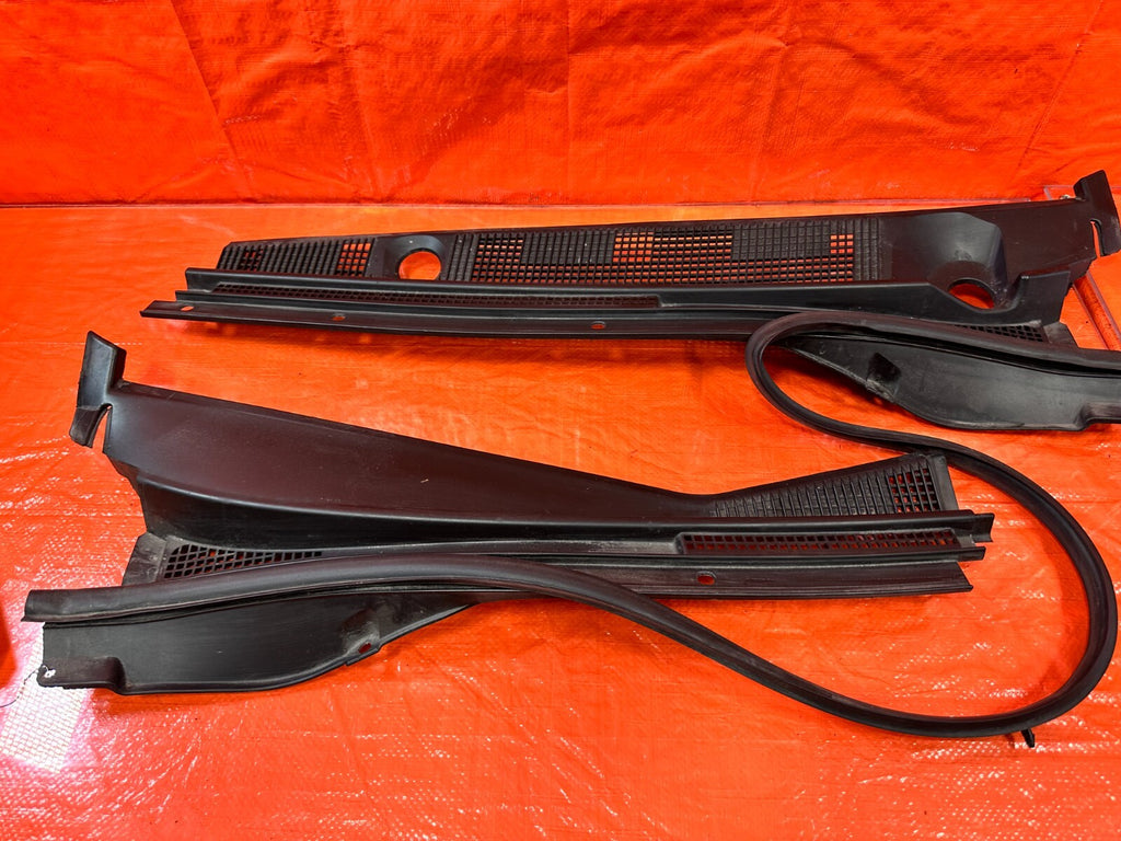 03 06 LANCER EVOLUTION VIII 8 EVO IX 9   WINDSHIELD WIPER COWL TRIM PLASTIC OEM7