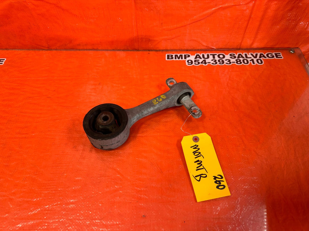 06 11 HONDA CIVIC SEDAN 1.8L   UPPER TORQUE ROD MOUNT MANUAL TRANS ONLY OEM 2600