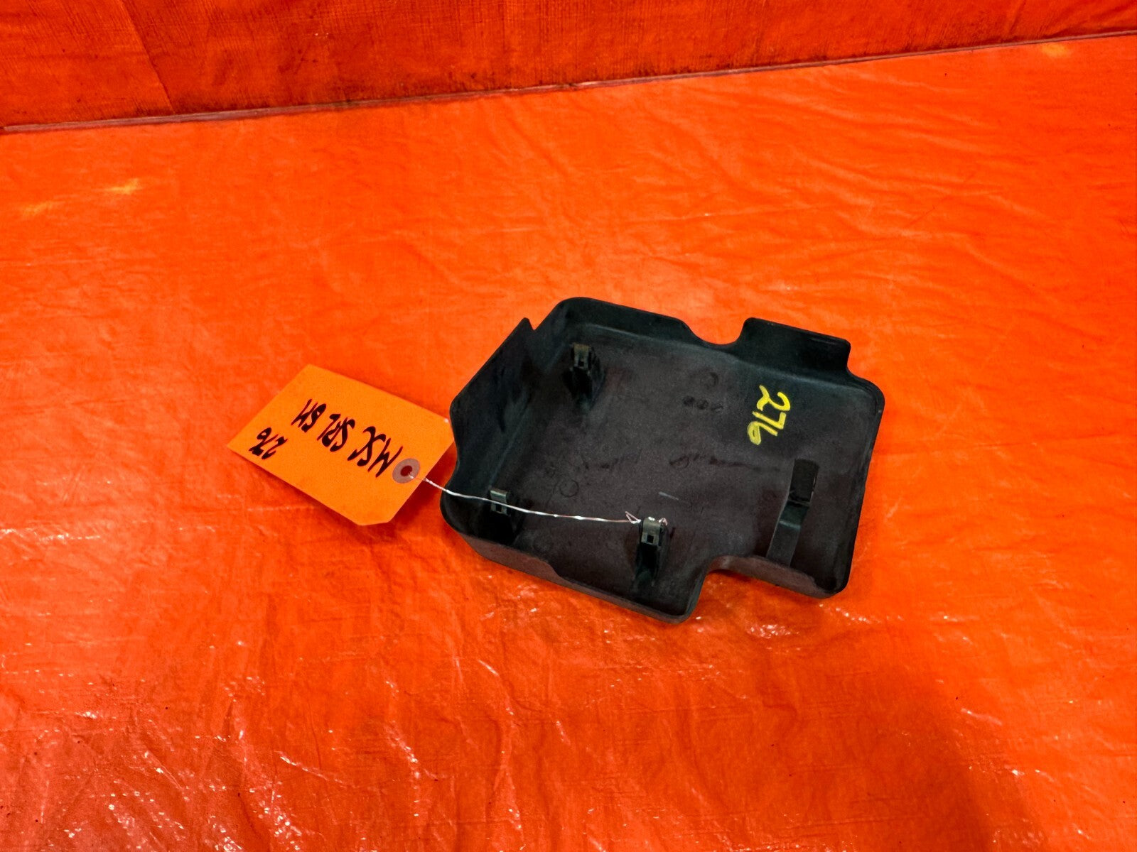 92 96 LEXUS SC300   CRUISE CONTROL ACTUATOR COVER   88212 24040   OEM #2765
