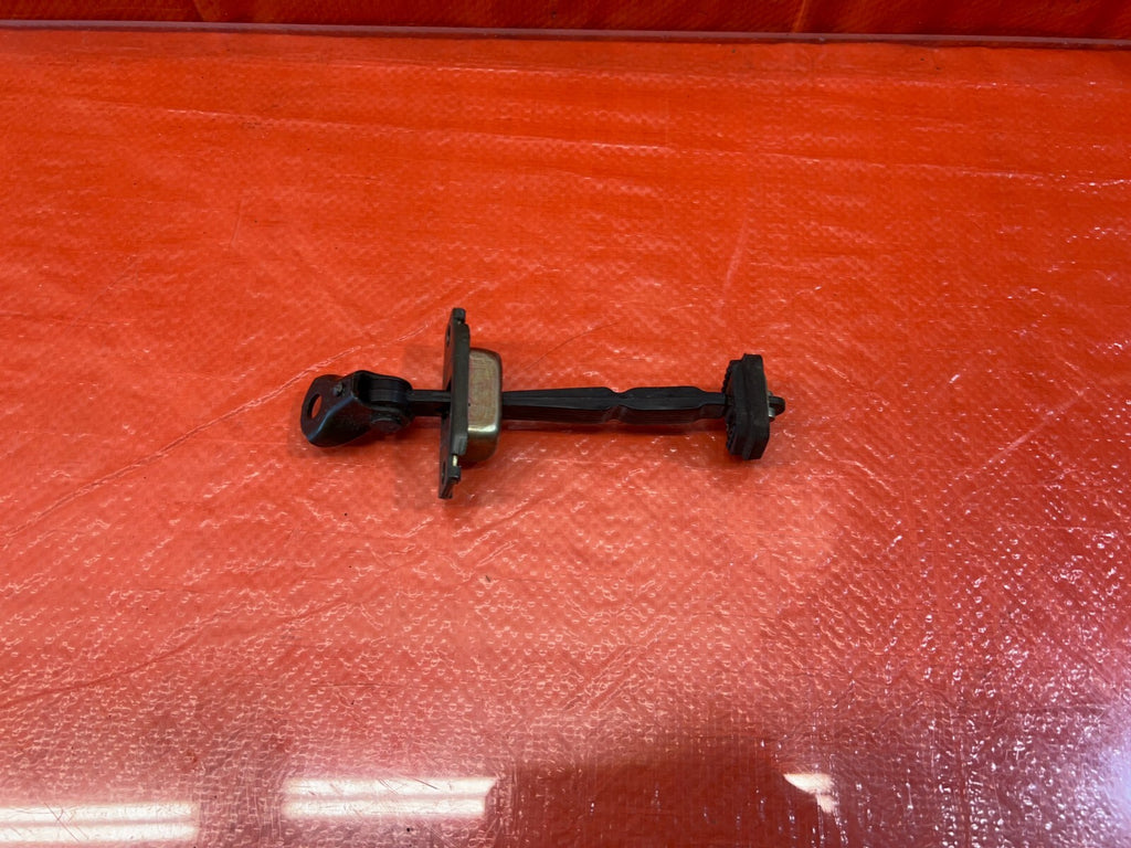 02 06 ACURA RSX   PASSENGER RIGHT   DOOR CHECKER HINGE ARM STOPPER   OEM #1836
