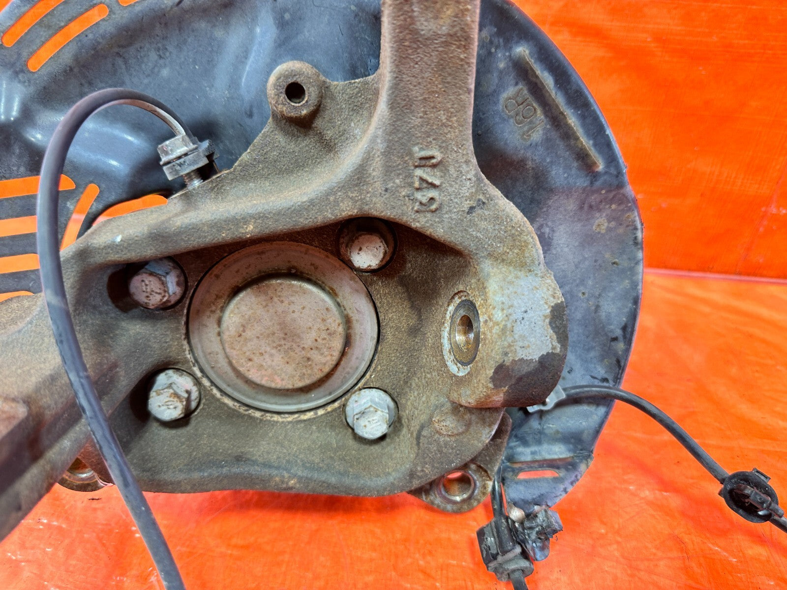 13 16 SCION FRS BRZ 86   PASSENGER RIGHT FRONT SPINDLE KNUCKLE HUB   OEM #2935