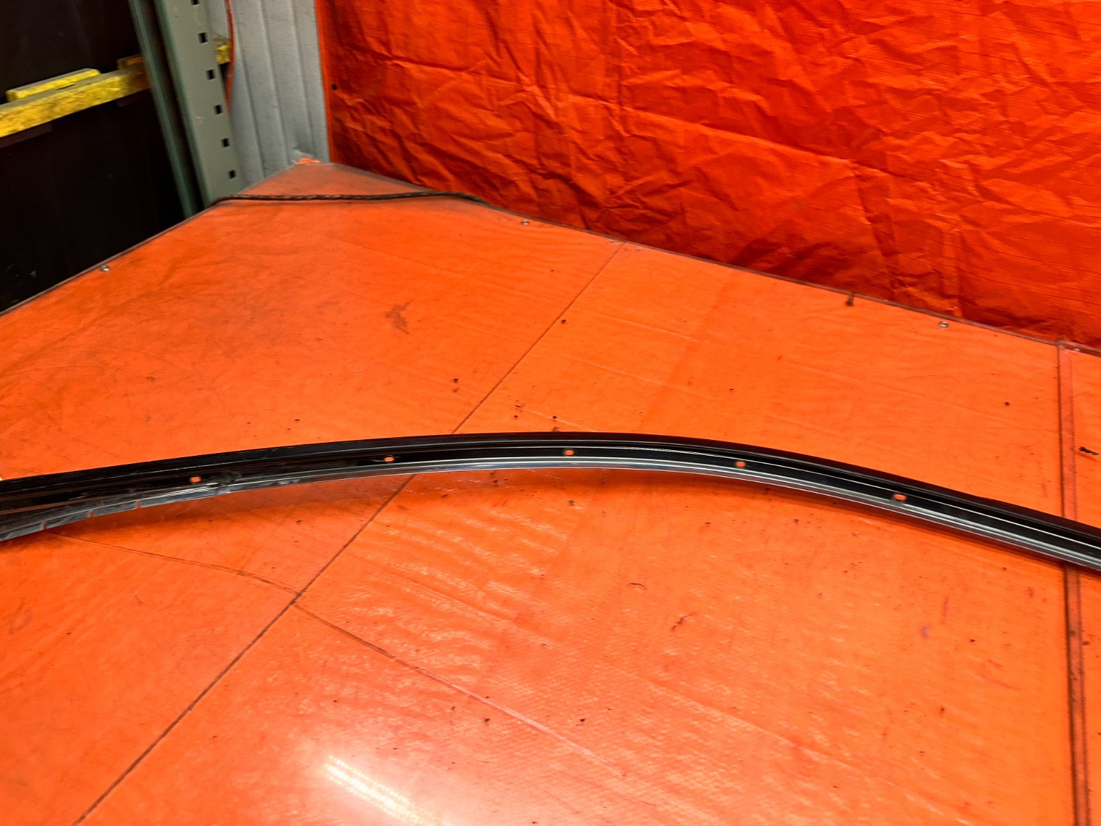 94-01 ACURA INTEGRA 4D LEFT DRIVER ROOF GLASS TRIM DRIP RETAINER OEM #34012