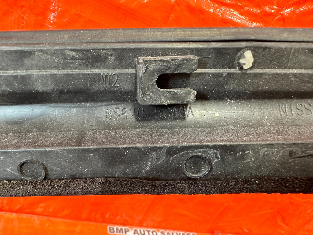 17 20 INFINITI Q60   PASSENGER RIGHT   FENDER TO HOOD TRIM SEAL   OEM FACTORY11