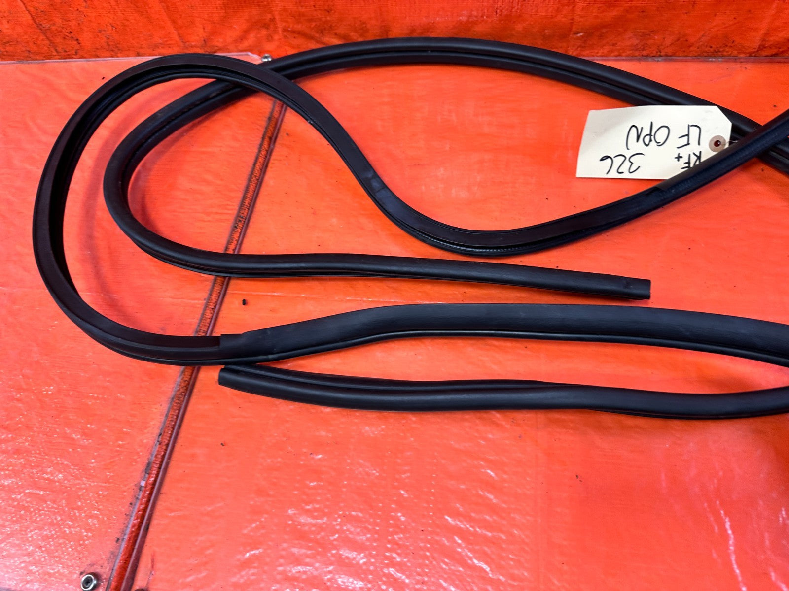 HYUNDAI GENESIS COUPE   CHASSIS TO DOOR OPEN TRIM WEATHER STRIP LEFT RIGHT 3265