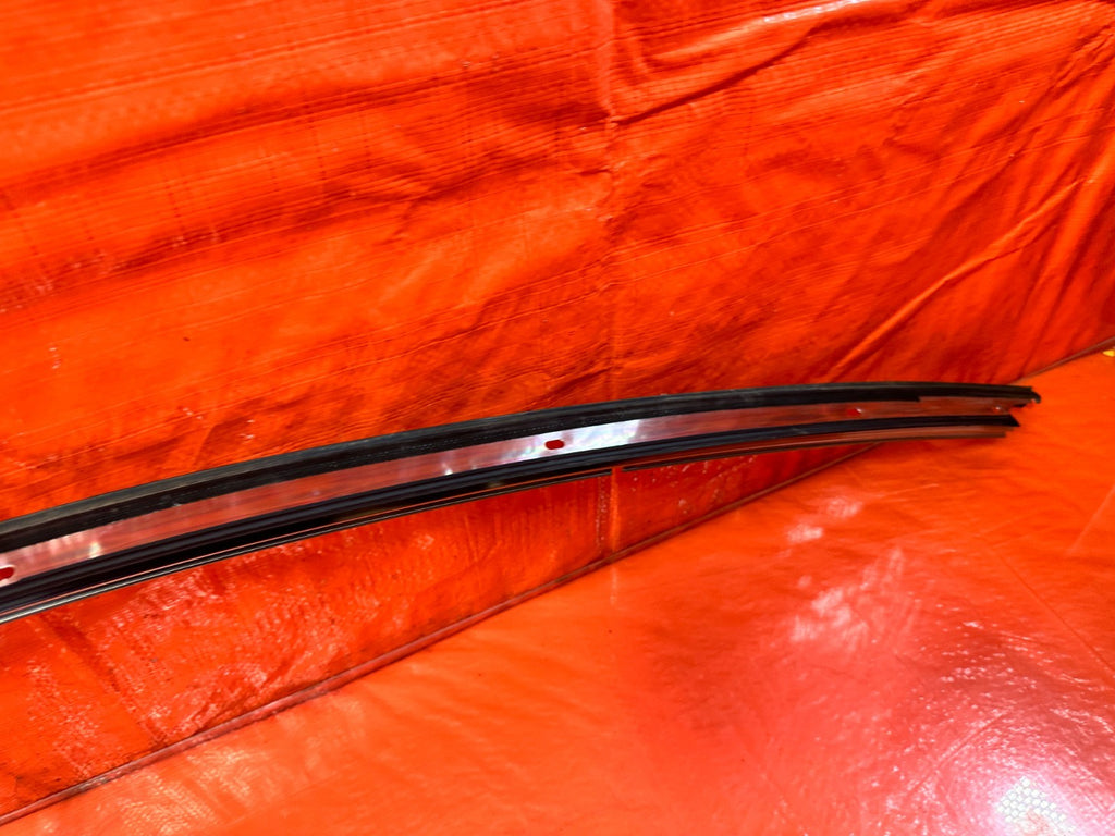 10-16 HYUNDAI GENESIS COUPE PASSENGER RIGHT GLASS WINDOW DRIP MOLDING OEM #3184