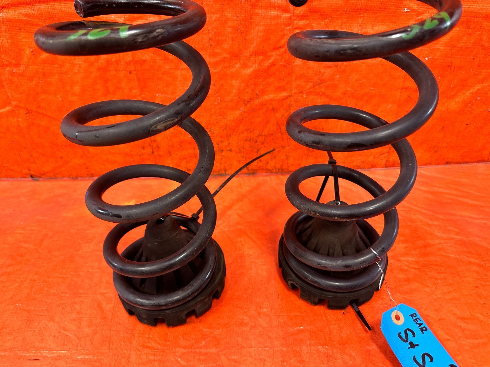 09 15 INFINITI G37 Q60 CONVERTIBLE REAR SUSPENSION COIL SPRINGS SET OEM #3292