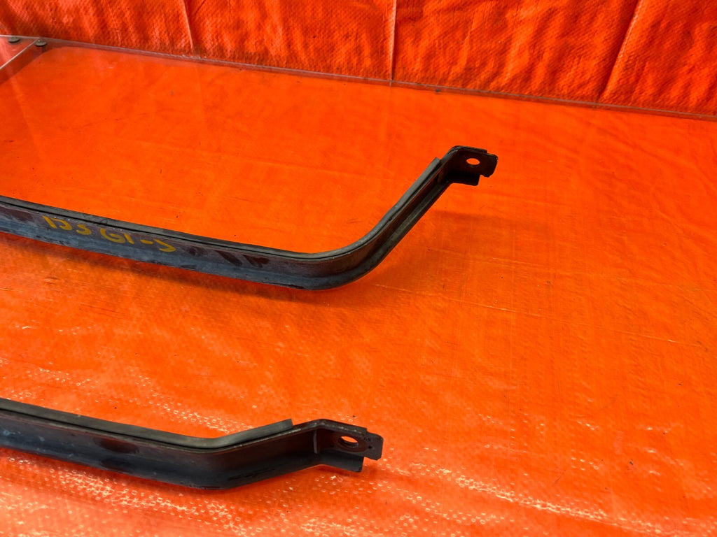 13 18 ACURA RDX BASE   GAS GASOLINE FUEL TANK MOUNTING STRAPS BAND SET   OEM 1533