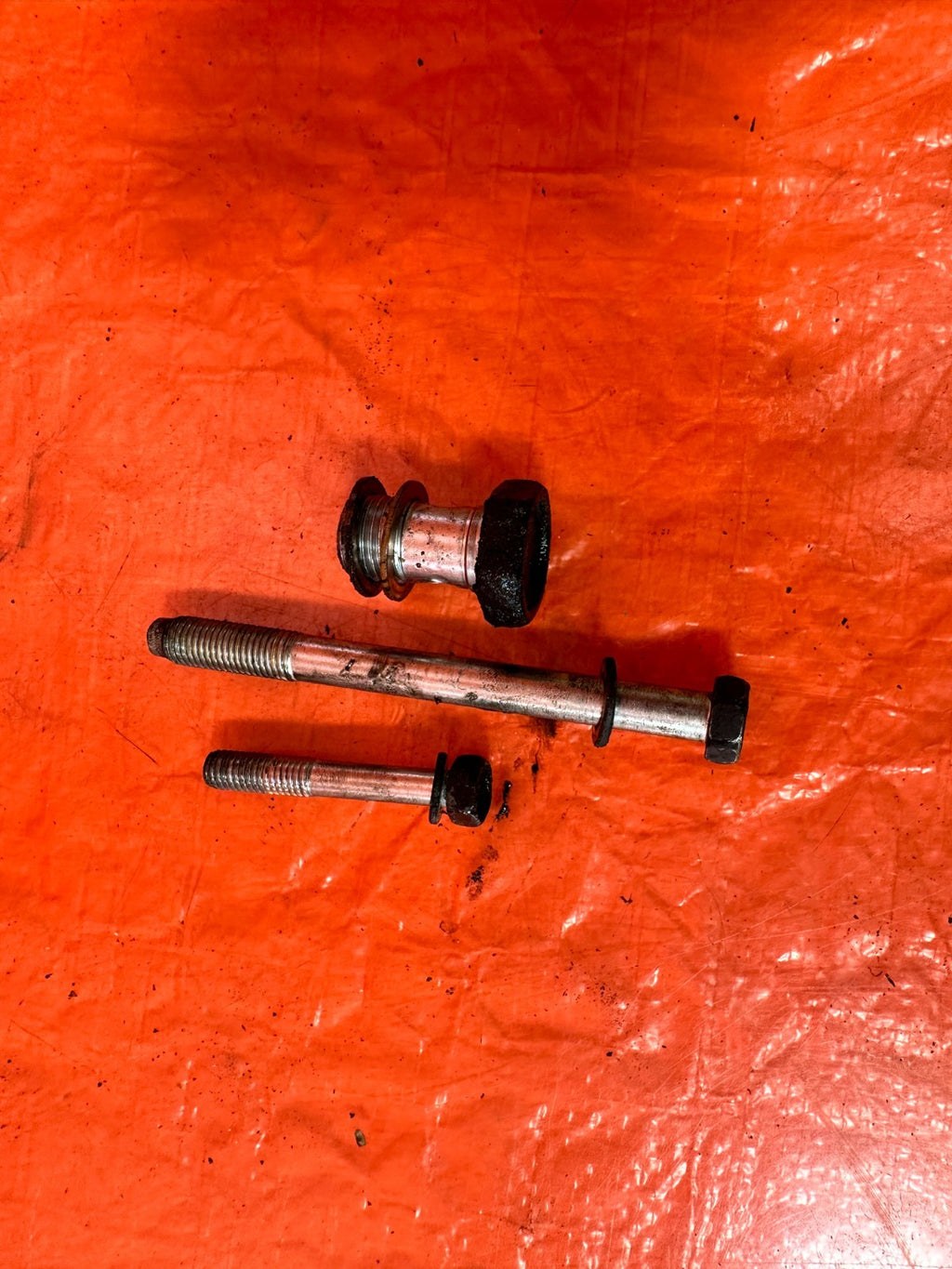 08 15 INFINITI G37 & Q60 COUPE   VQ37VHR POWER STEERING PUMP BOLTS   OEM 3202