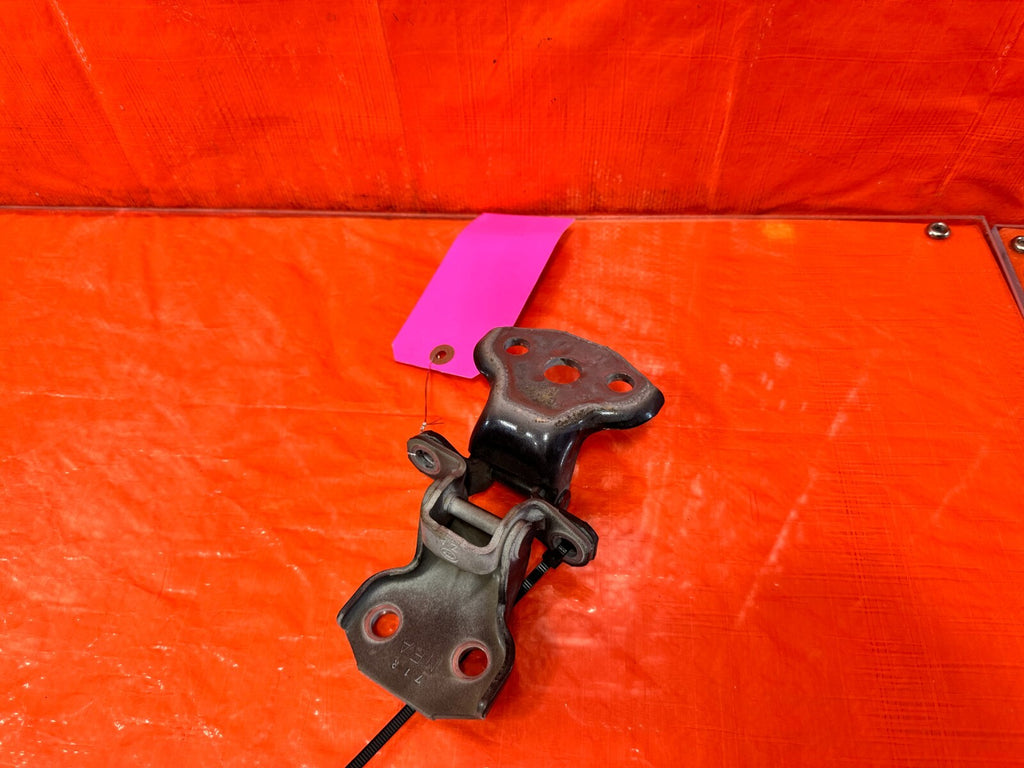 15 21 SUBARU WRX & STI PASSENGER RIGHT FRONT DOOR HINGE SET UPPER LOWER OEM 2667