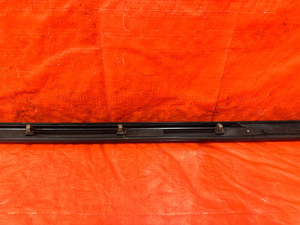 96 00 HONDA CIVIC   SEDAN   DOOR MOLDING IMPACT STRIP   RIGHT FRONT SIDE OEM 2977
