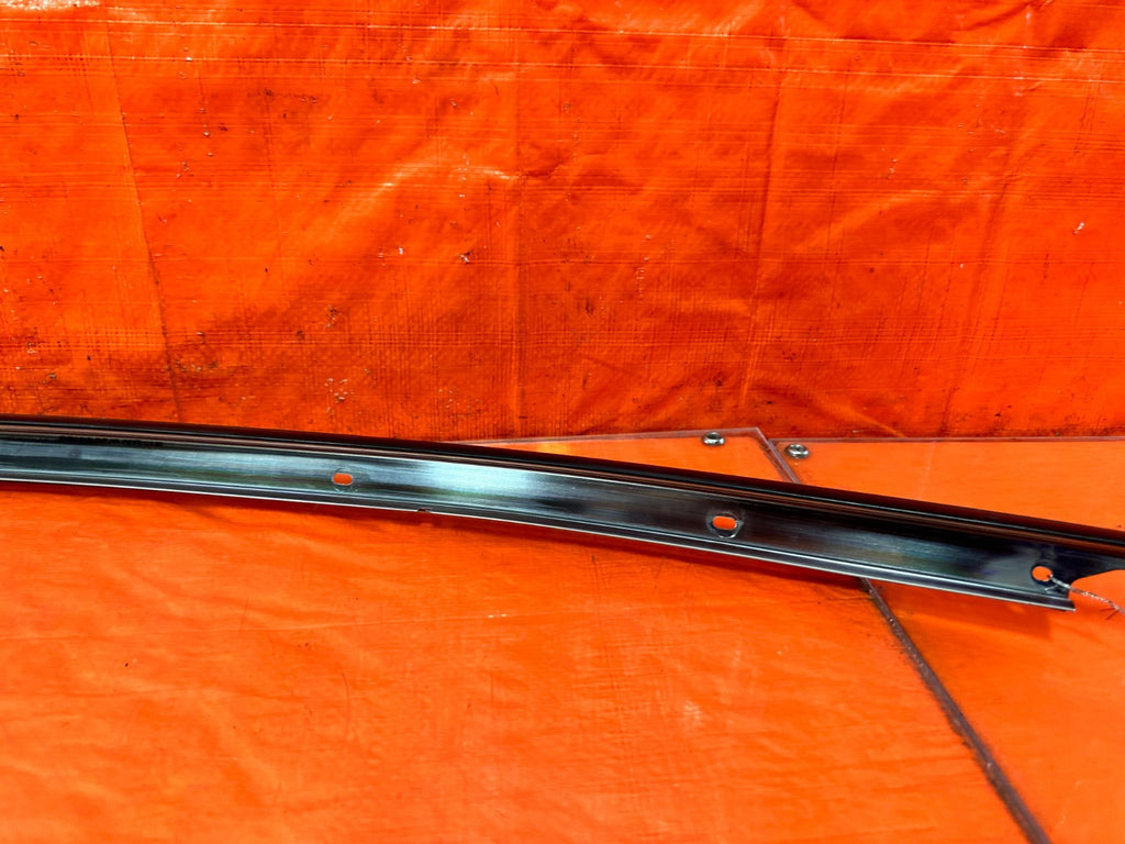 10 16 HYUNDAI GENESIS COUPE   DRIVER LEFT GLASS WINDOW DRIP MOLDING OEM #30211