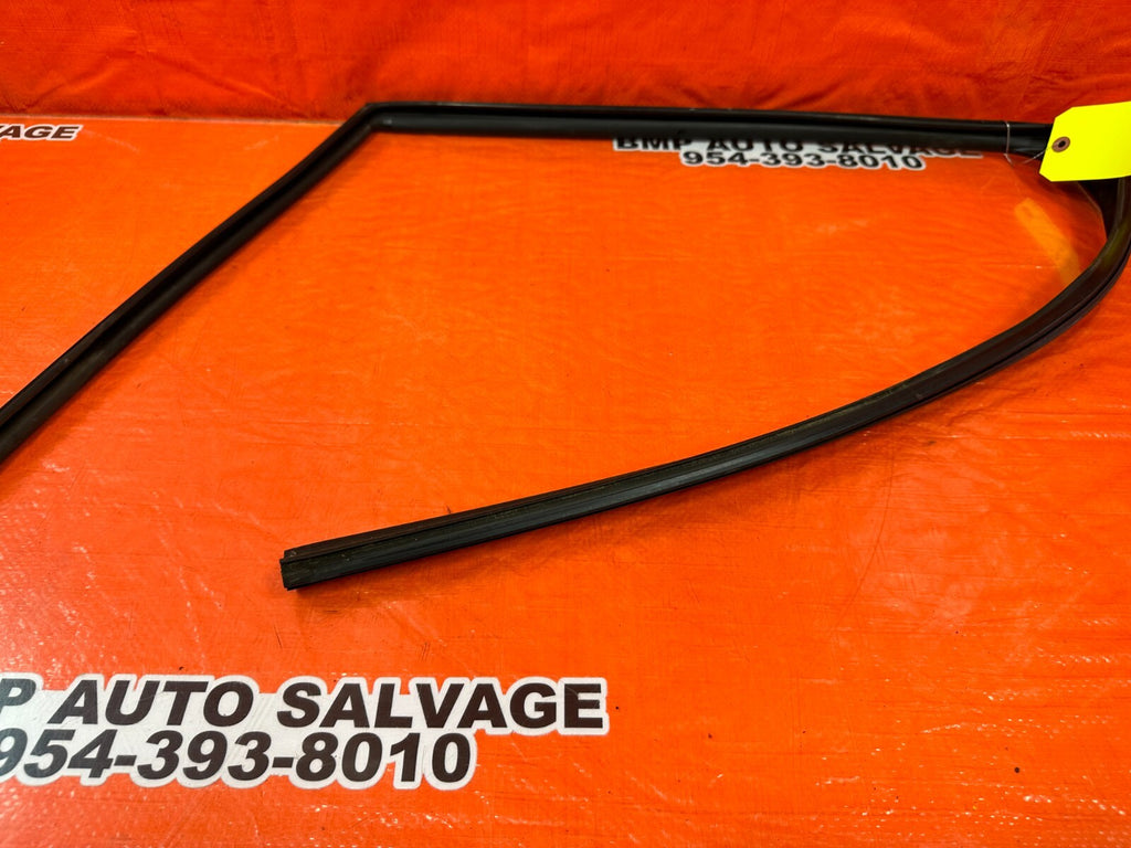 08 12 HONDA ACCORD SEDAN   RIGHT REAR WINDOW GLASS RUN CHANNEL OEM #2512