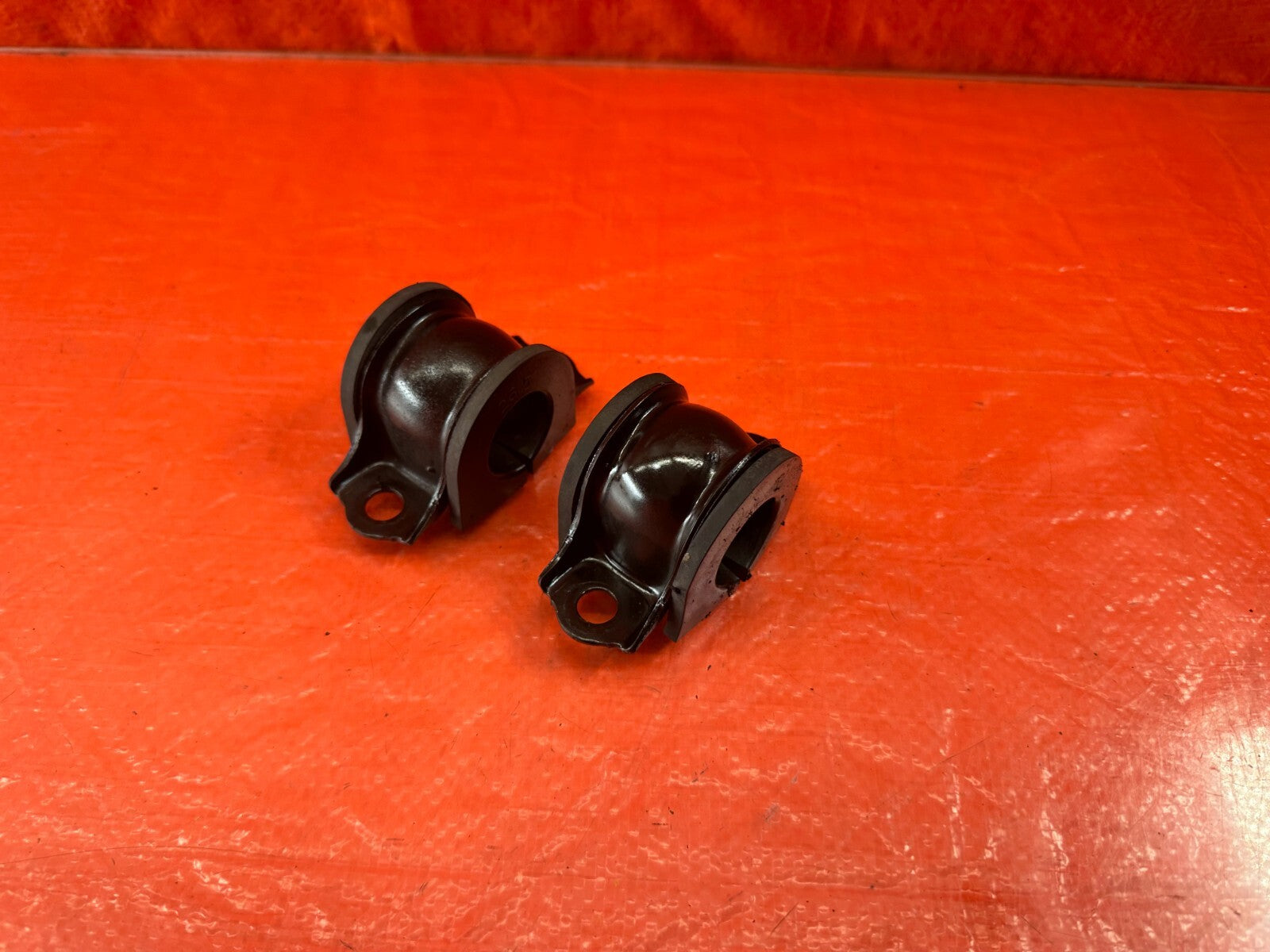 04 07 HONDA S2000   FRONT SWAY STABILIZER BAR BUSHINGS AND BRACKETS   OEM #1974