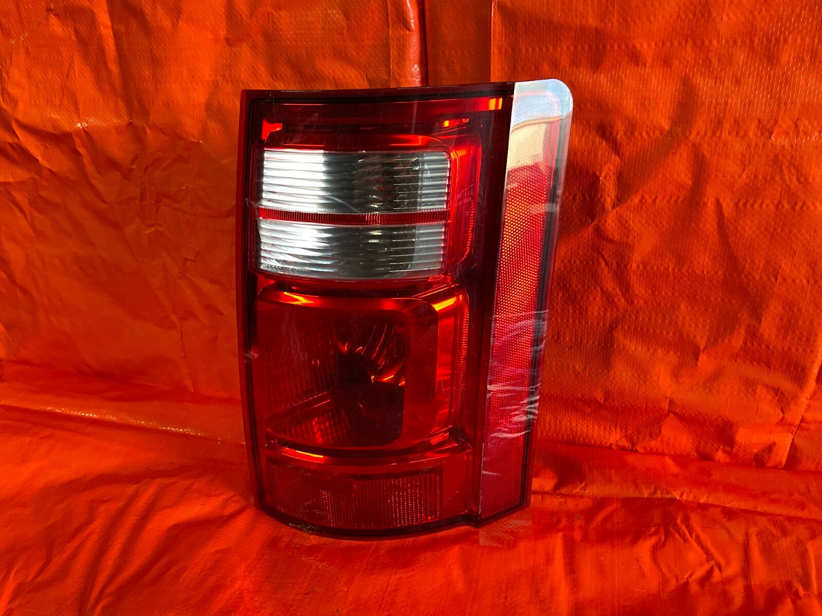 08 10 DODGE GRAND CARAVAN   PASSENGER RIGHT R RH   TAIL LIGHT LAMP   OEM FACTORY0