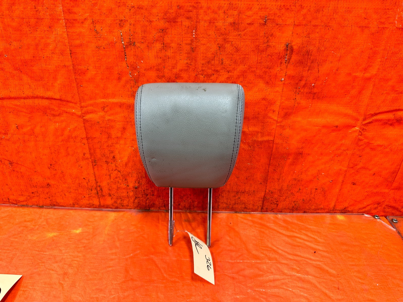 13 16 HYUNDAI GENESIS COUPE   FRONT SEAT HEAD REST   LEFT OR RIGHT   OEM 3260