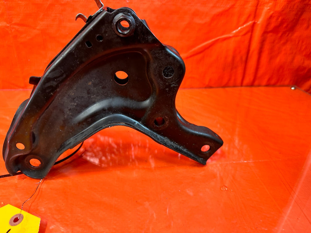 97 01 HONDA PRELUDE AUTOMATIC REAR TRANSMISSION BRACKET T BRACKET OEM #2637