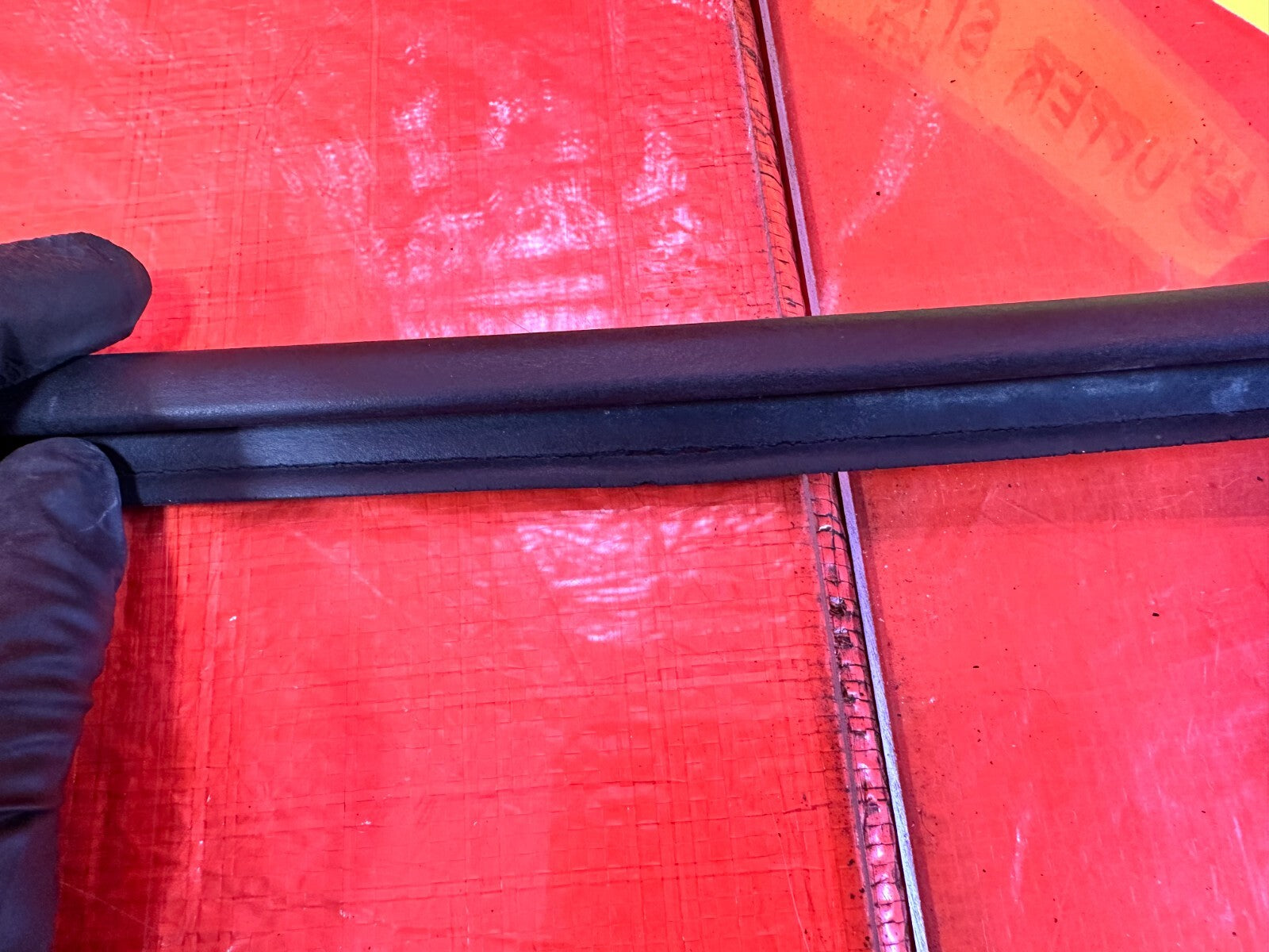 88 89 HONDA CRX   DRIVER LEFT UPPER TOP OF THE DOOR WEATHER STRIP OEM #2777