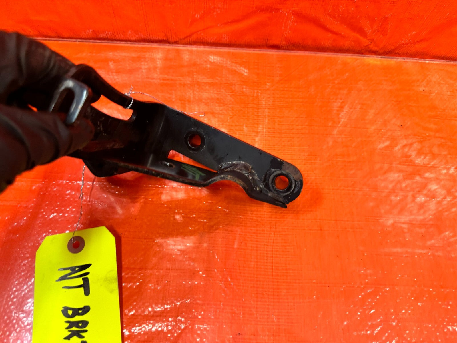 90 93 MAZDA MX 5 MIATA   ALTERNATOR MOUNTING BRACKET   OEM FACTORY #2675