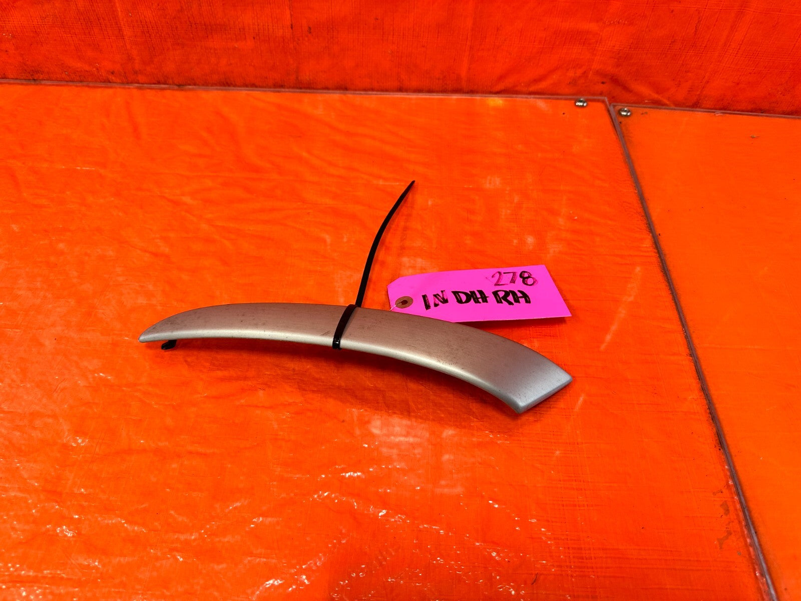 08 15 INFINITI G37 COUPE & CONVERTIBLE RIGHT INTERIOR DOOR GRAB HANDLE TRIM 2781