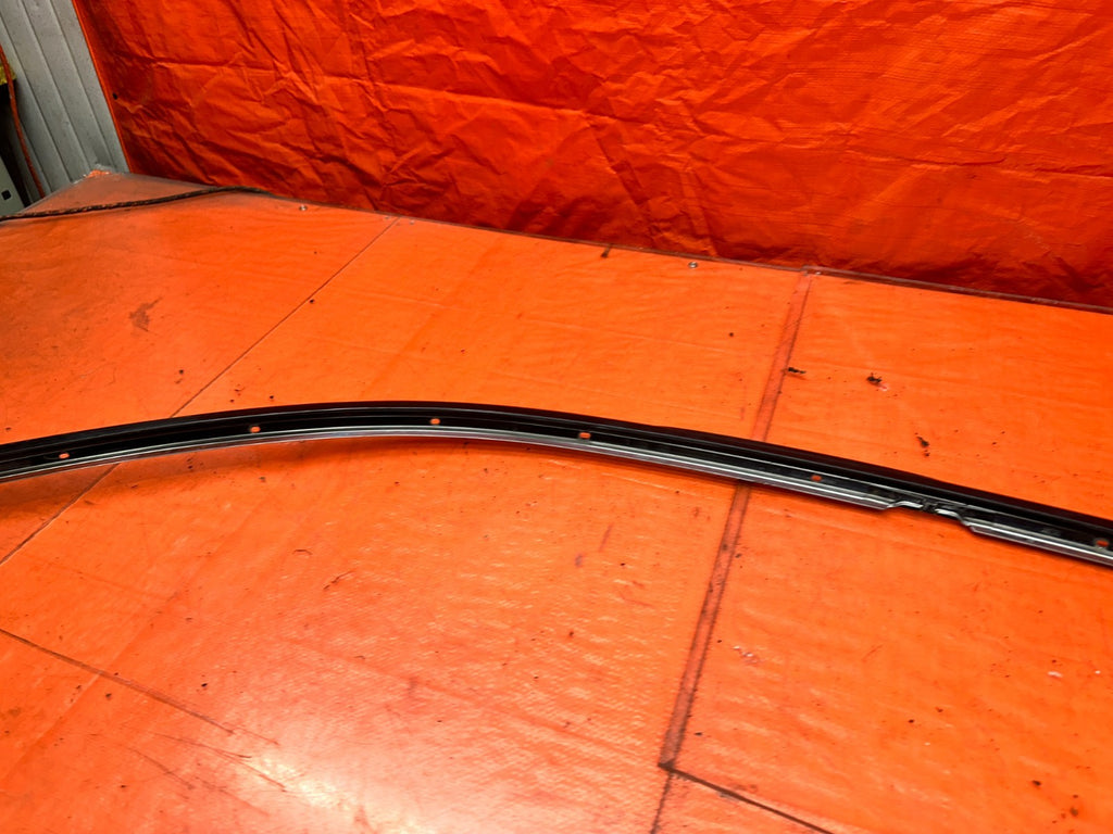 94-01 ACURA INTEGRA 4D LEFT DRIVER ROOF GLASS TRIM DRIP RETAINER OEM #34011
