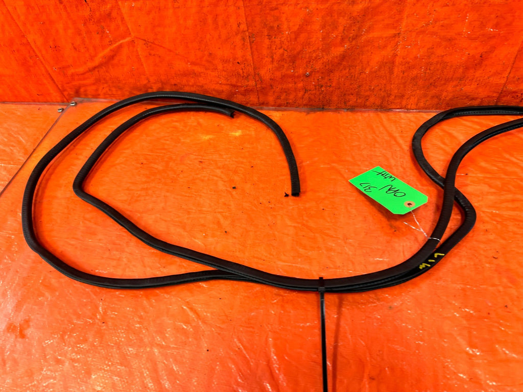 90 91 HONDA CIVIC HATCHBACK   CHASSIS TO DOOR OPEN TRIM WEATHER STRIP LEFT RIGHT5