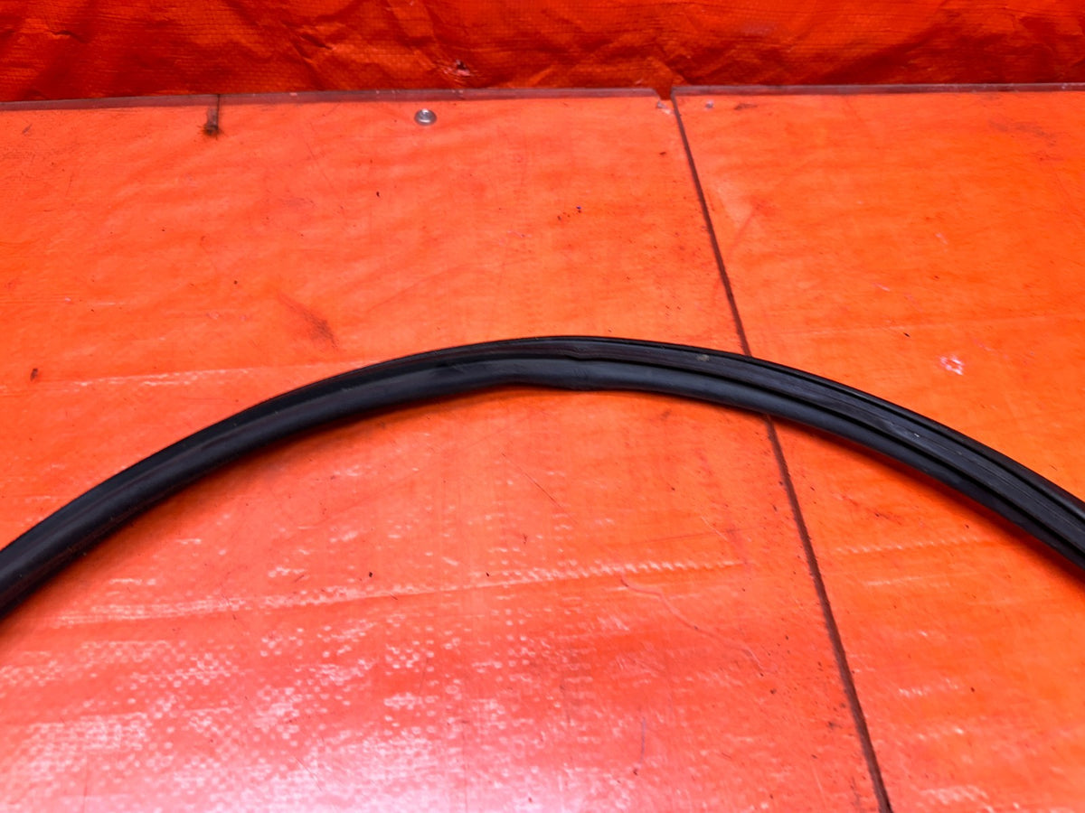 1994-2001 ACURA INTEGRA 2D PASSENGER RIGHT DOOR WEATHERSTRIP SEAL OEM #3498