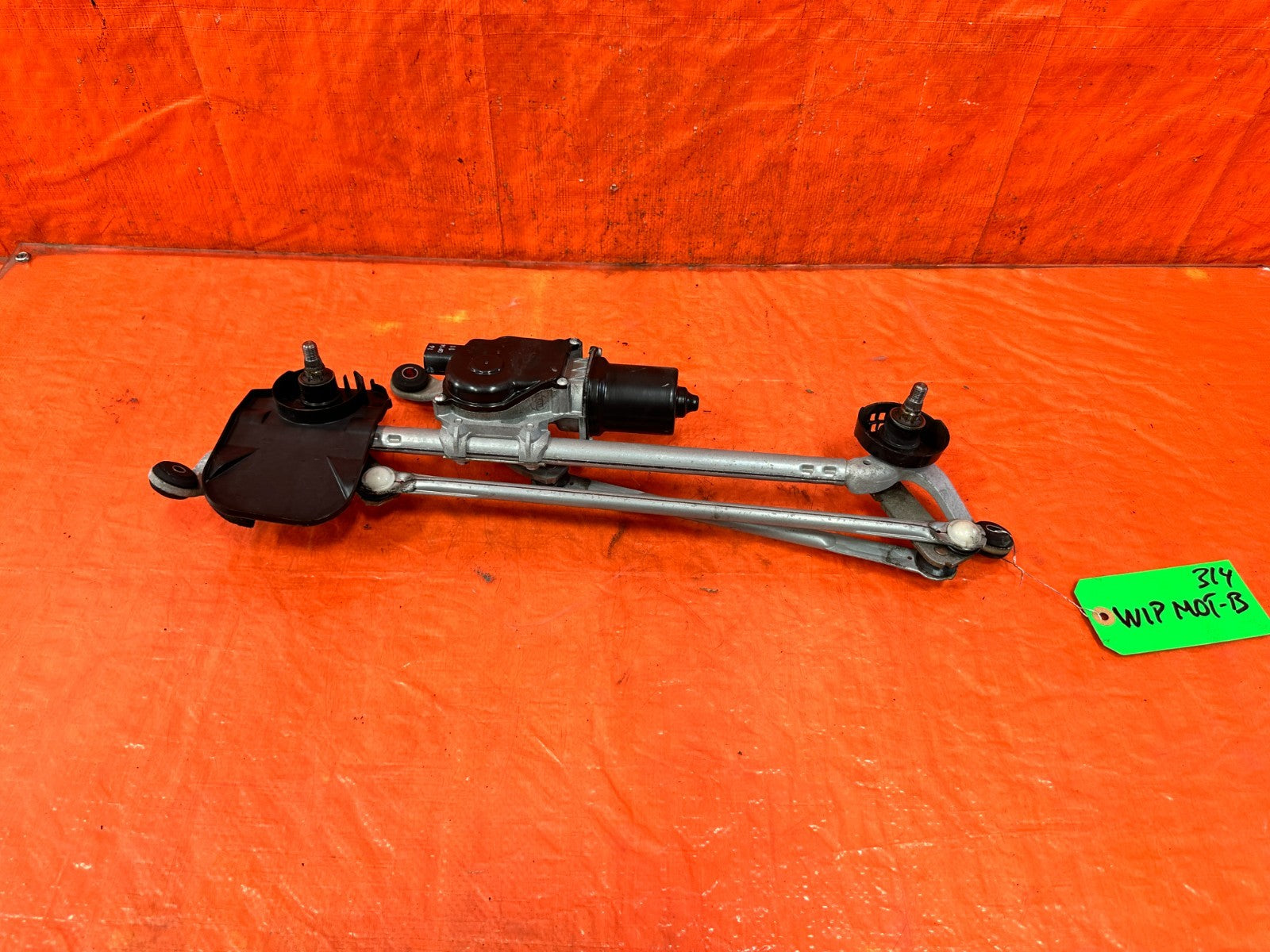 OEM 2014 2015 2016 INFINITI Q50 WINDSHIELD WIPER MOTOR WITH LINKAGE  OEM 3140