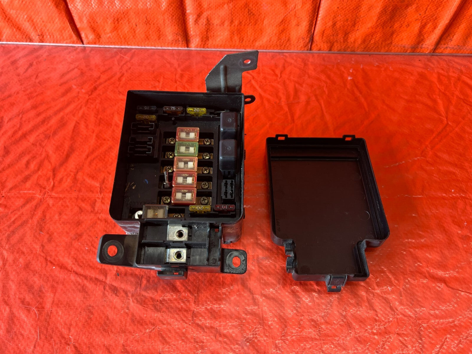94 97 ACURA INTEGRA   EXTERIOR ENGINE BAY FUSE BOX PANEL   OEM FACTORY OE #1595