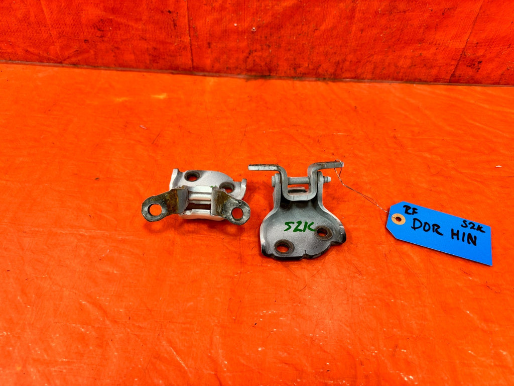 00 09 HONDA S2000   DOOR HINGE SET   UPPER & LOWER   RIGHT SIDE HINGES OEM #S2K0