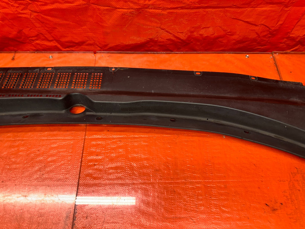 92 96 HONDA PRELUDE FRONT WINDSHIELD WIPER COWL OEM #3325